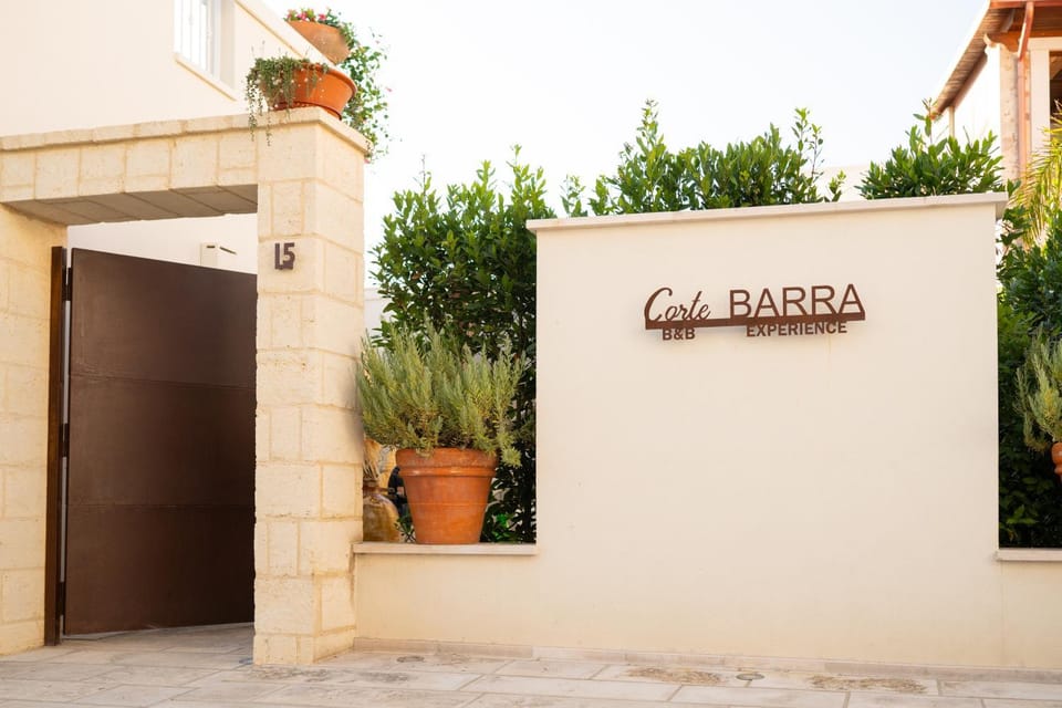 Facade/entrance, Day, Logo/Certificate/Sign