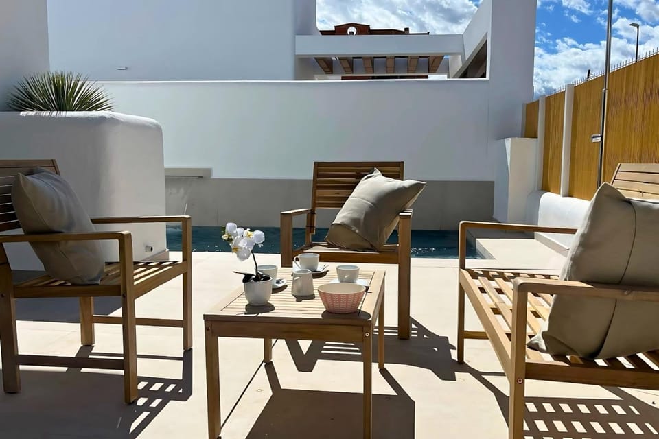 Patio, Balcony/Terrace, Seating area