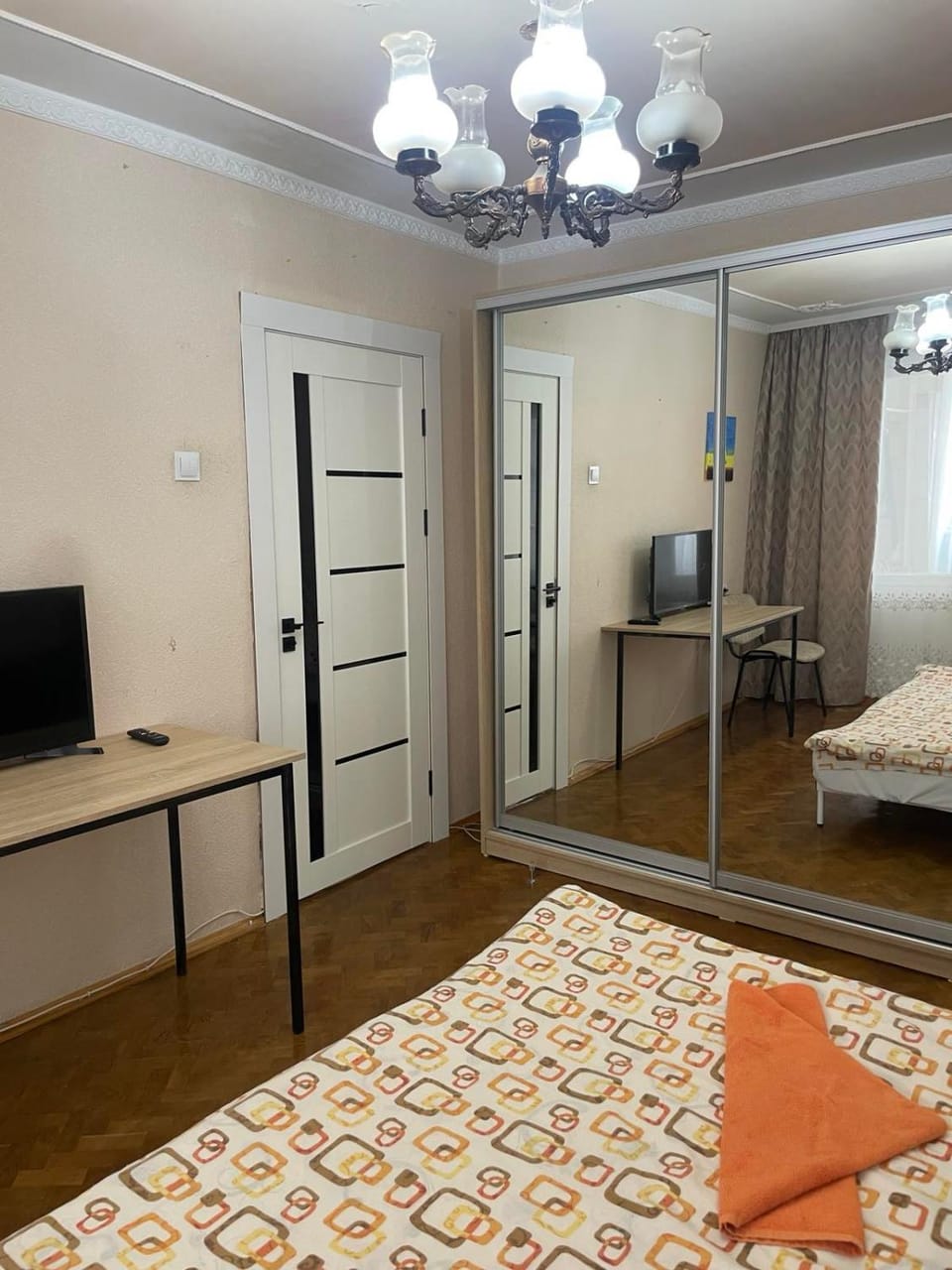 Bed, TV and multimedia, Photo of the whole room, Bedroom, wardrobe