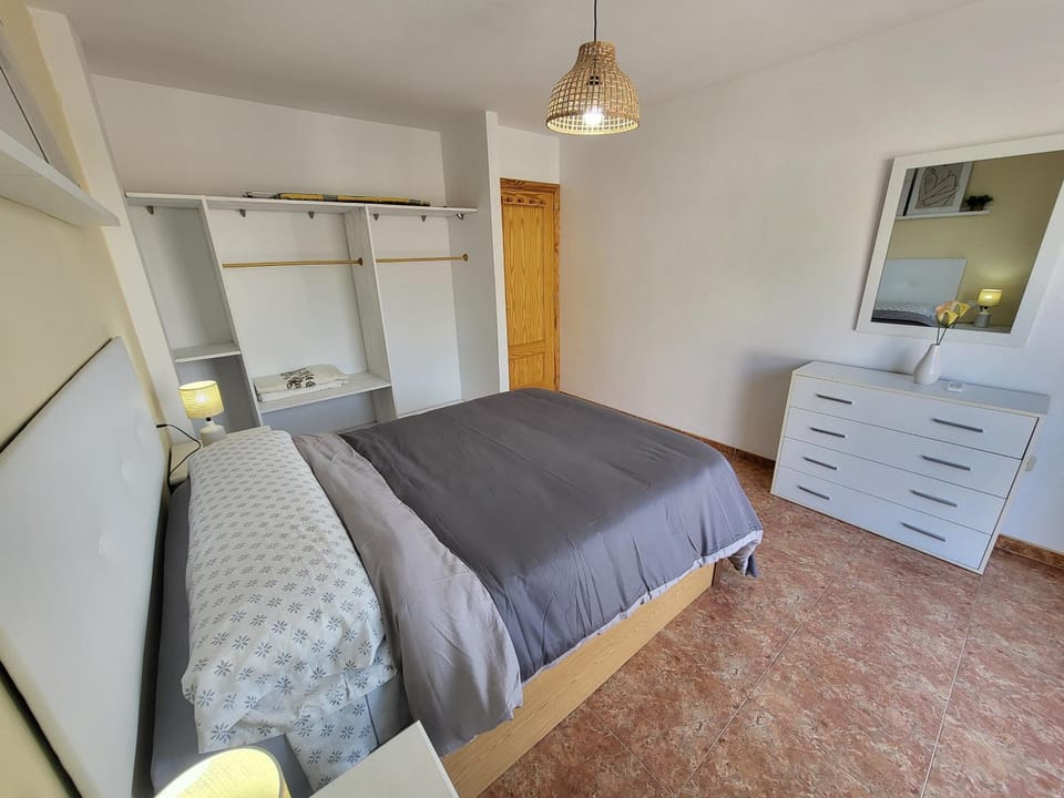 Bed, Photo of the whole room, Bedroom, wardrobe