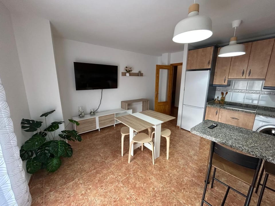 Communal lounge/ TV room, Kitchen or kitchenette, Dining area