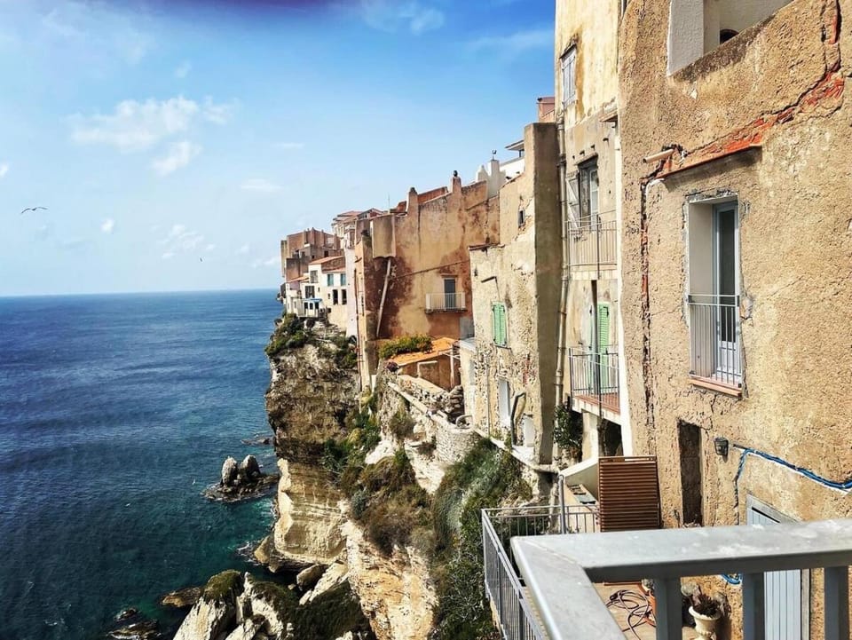 Nearby landmark, Natural landscape