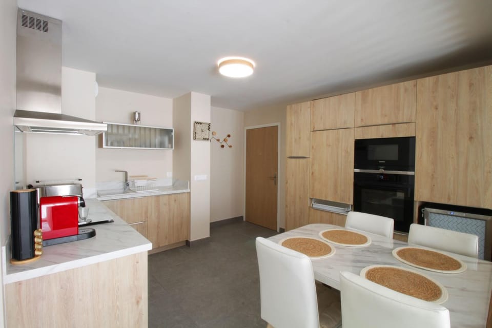 New T3 with air conditioning 2 steps from the lake Apartment in Aix-les-Bains