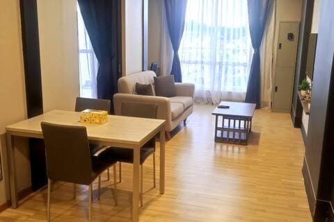 Seating area, Dining area