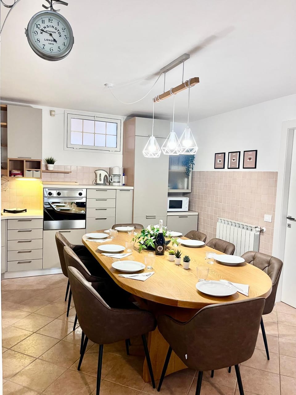 Kitchen or kitchenette, Dining area, dishwasher, oven, stove