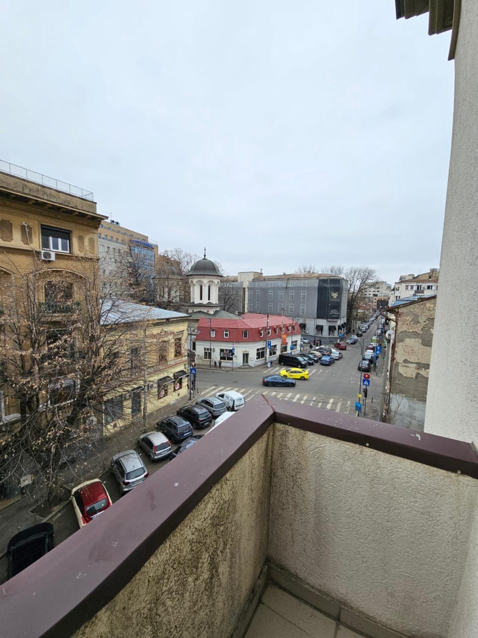 Day, Neighbourhood, City view, Street view, Parking