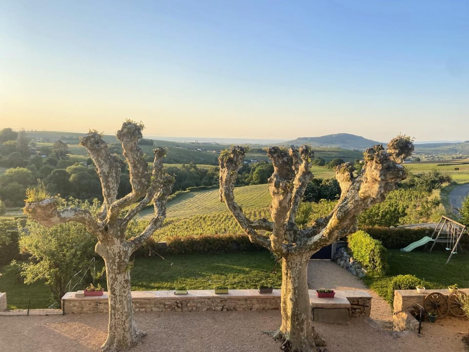 Nearby landmark, Natural landscape, Mountain view