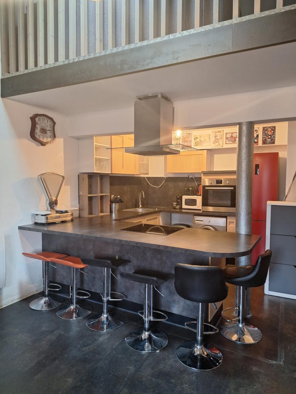 Dining area, kitchen
