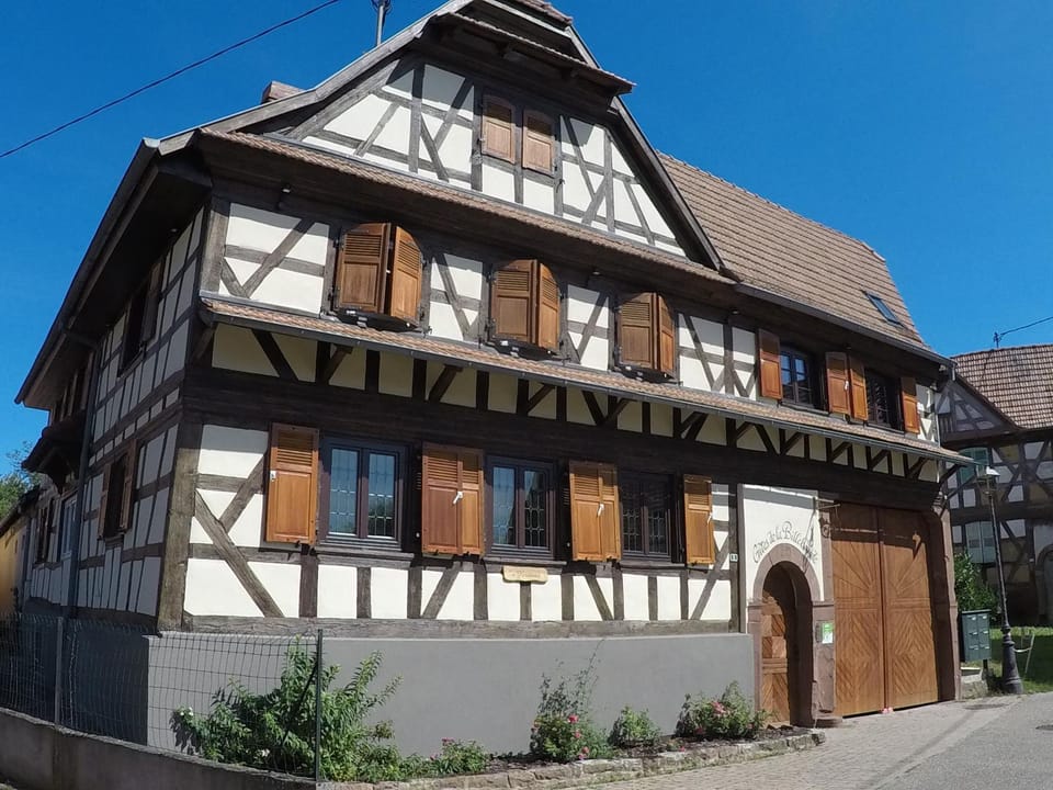 Property building, Facade/entrance