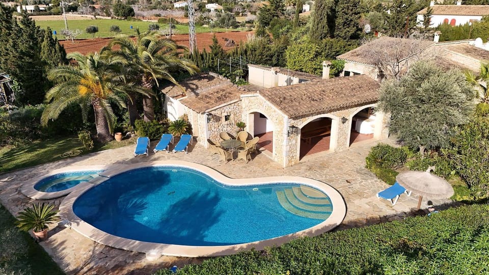 Property building, Pool view