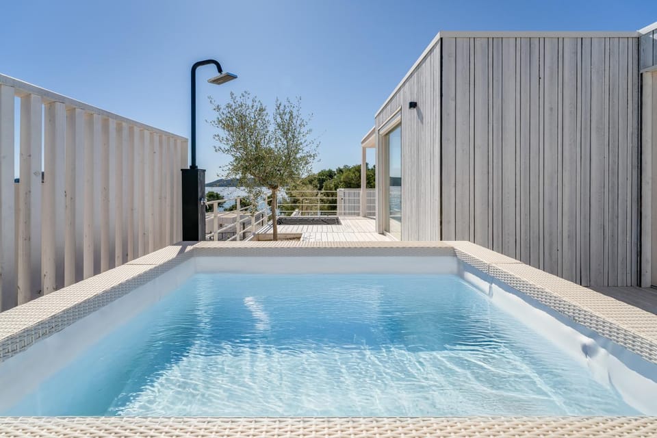 Day, Pool view, Swimming pool, sunbed