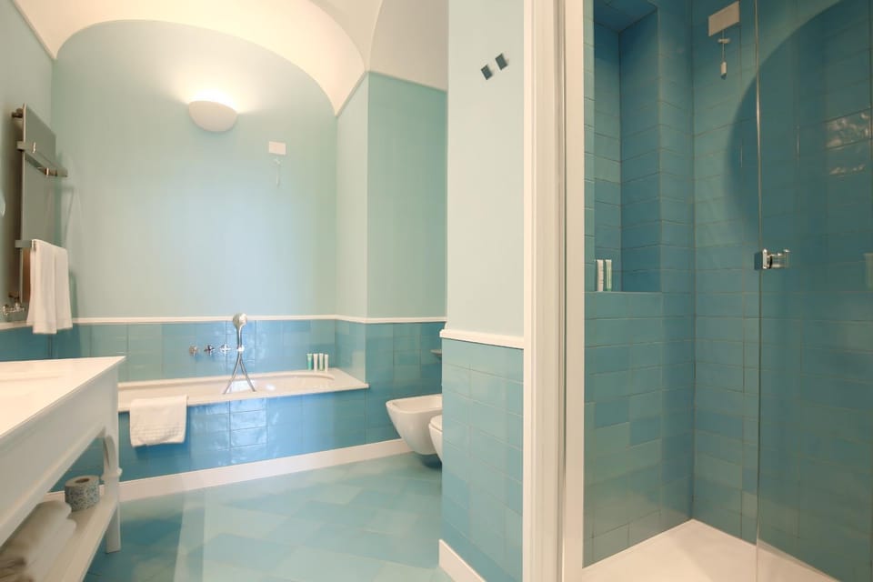 Shower, Toilet, Bathroom, Bath