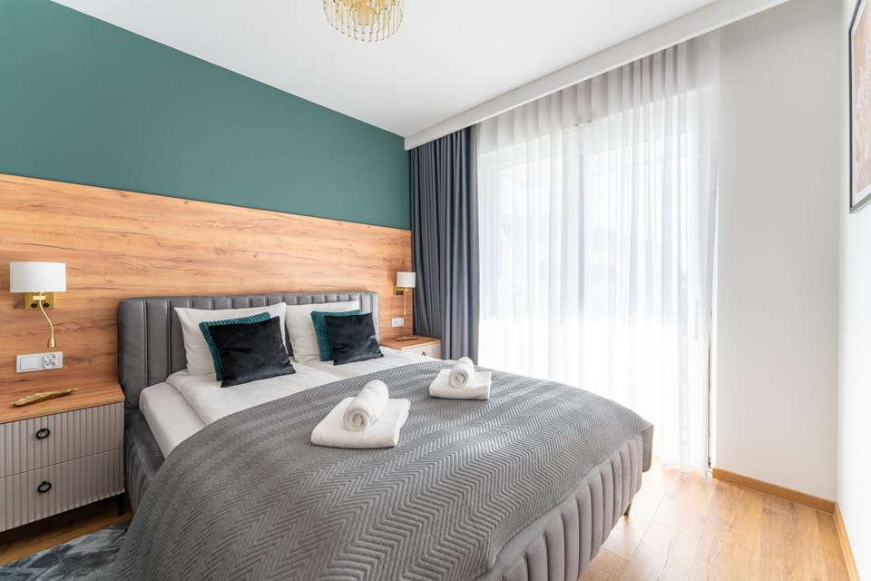 Bed, Bedroom, towels, wardrobe