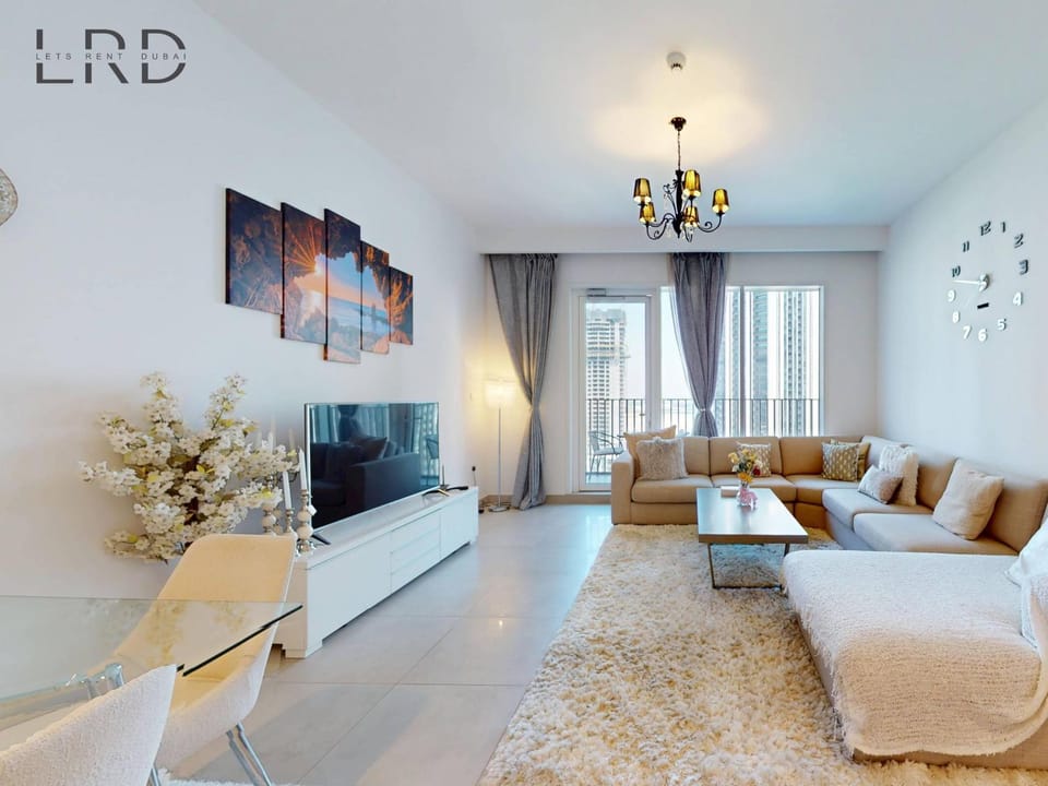 Luxurious 1BR Apartment with Creek View Apartment in Dubai
