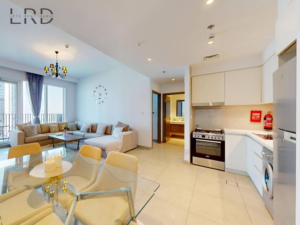 Luxurious 1BR Apartment with Creek View Apartment in Dubai