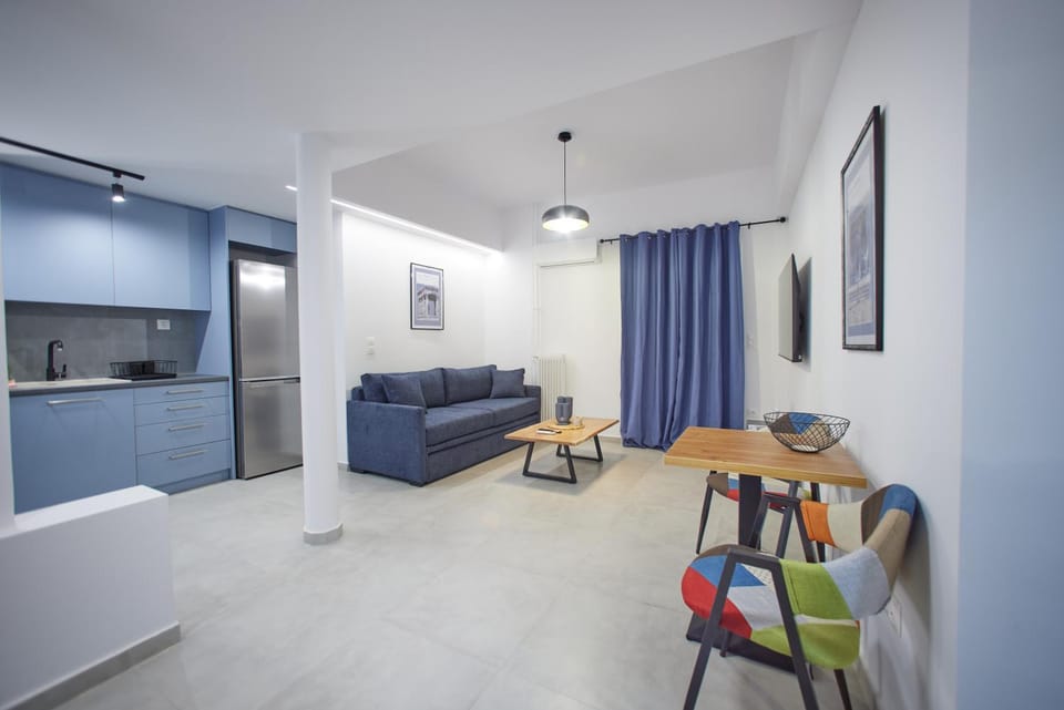 TV and multimedia, Kitchen or kitchenette, Living room, Seating area, Dining area, minibar
