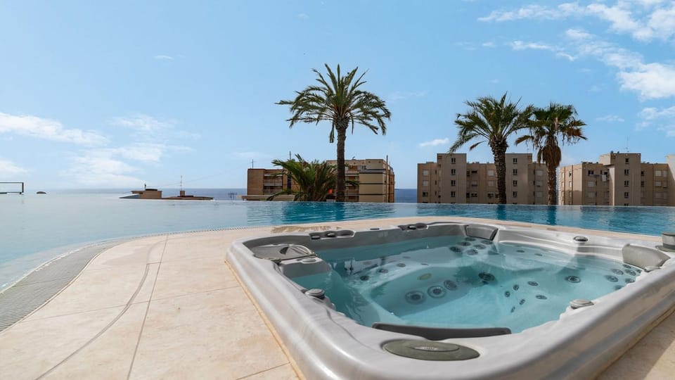 Day, Natural landscape, Hot Tub, Other, Other, Other, Pool view, Swimming pool