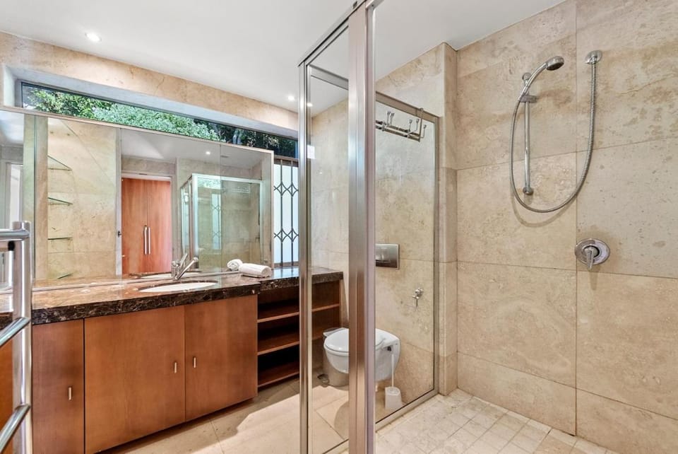 Shower, Bathroom, towels
