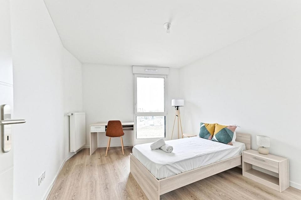 Bed, Bedroom