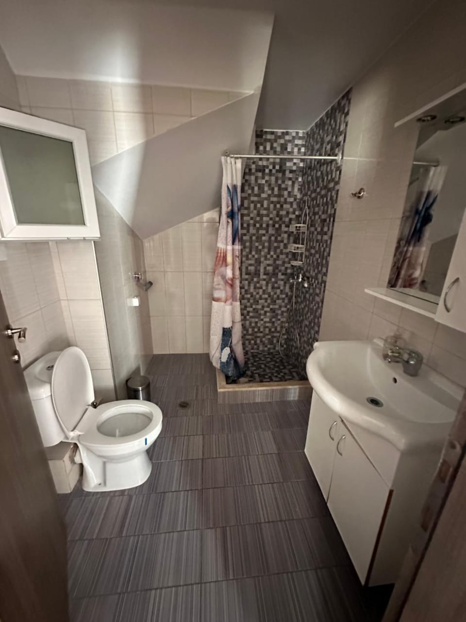 Къща с четири спални двор с барбекю House in Nea Peramos