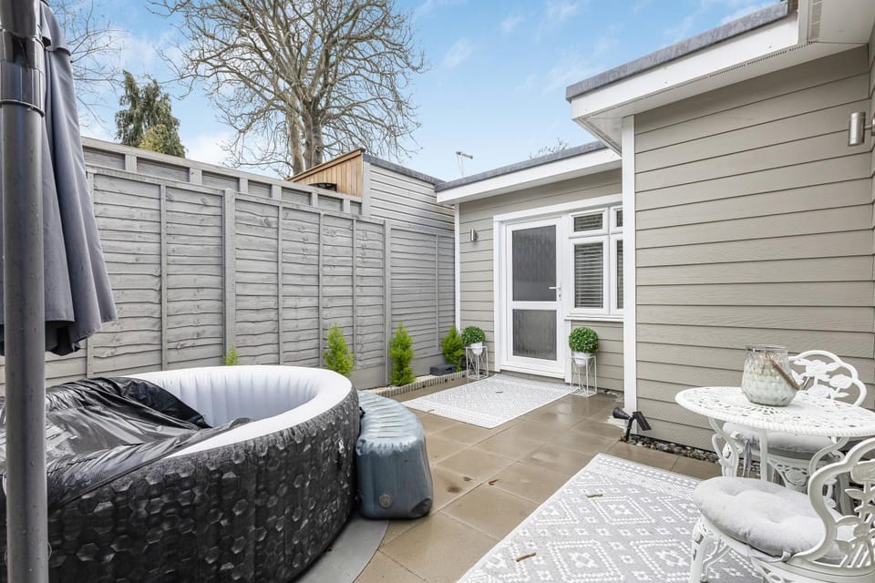 Patio, Seating area