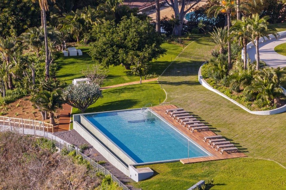 Garden, Swimming pool, sunbed