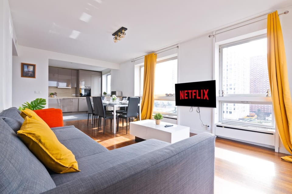 Heart of Paris 3BR-8P Tour Eiffel 7 Free Netflix Apartment in Paris