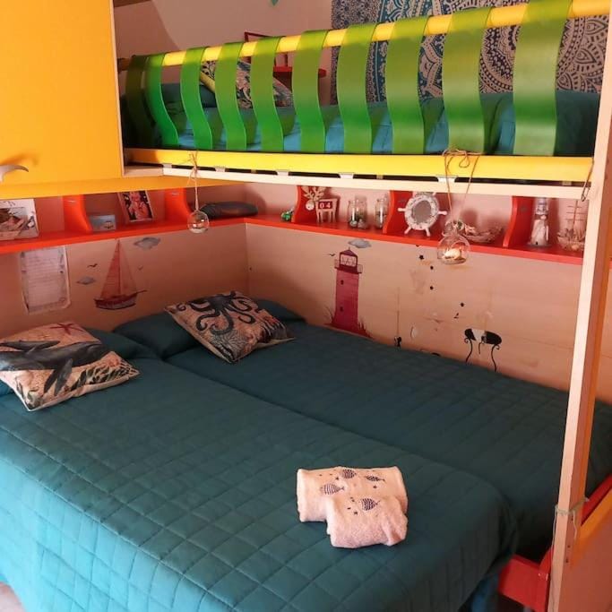 Bed, Bedroom, bunk bed