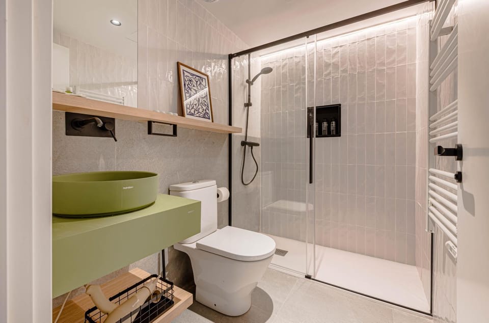 Shower, Bathroom