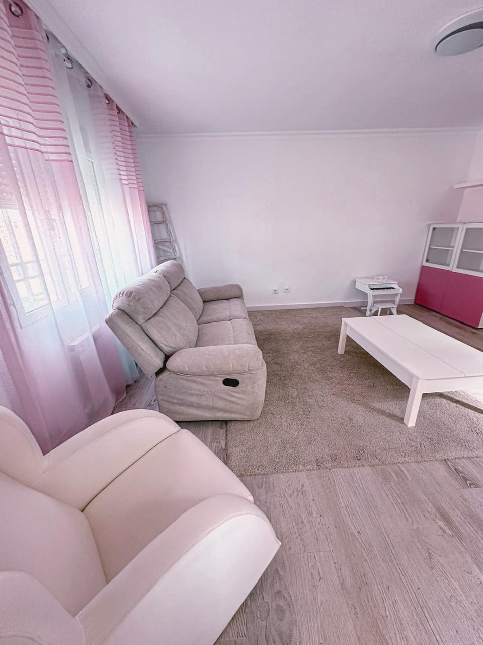 Communal lounge/ TV room, Living room, Lounge or bar