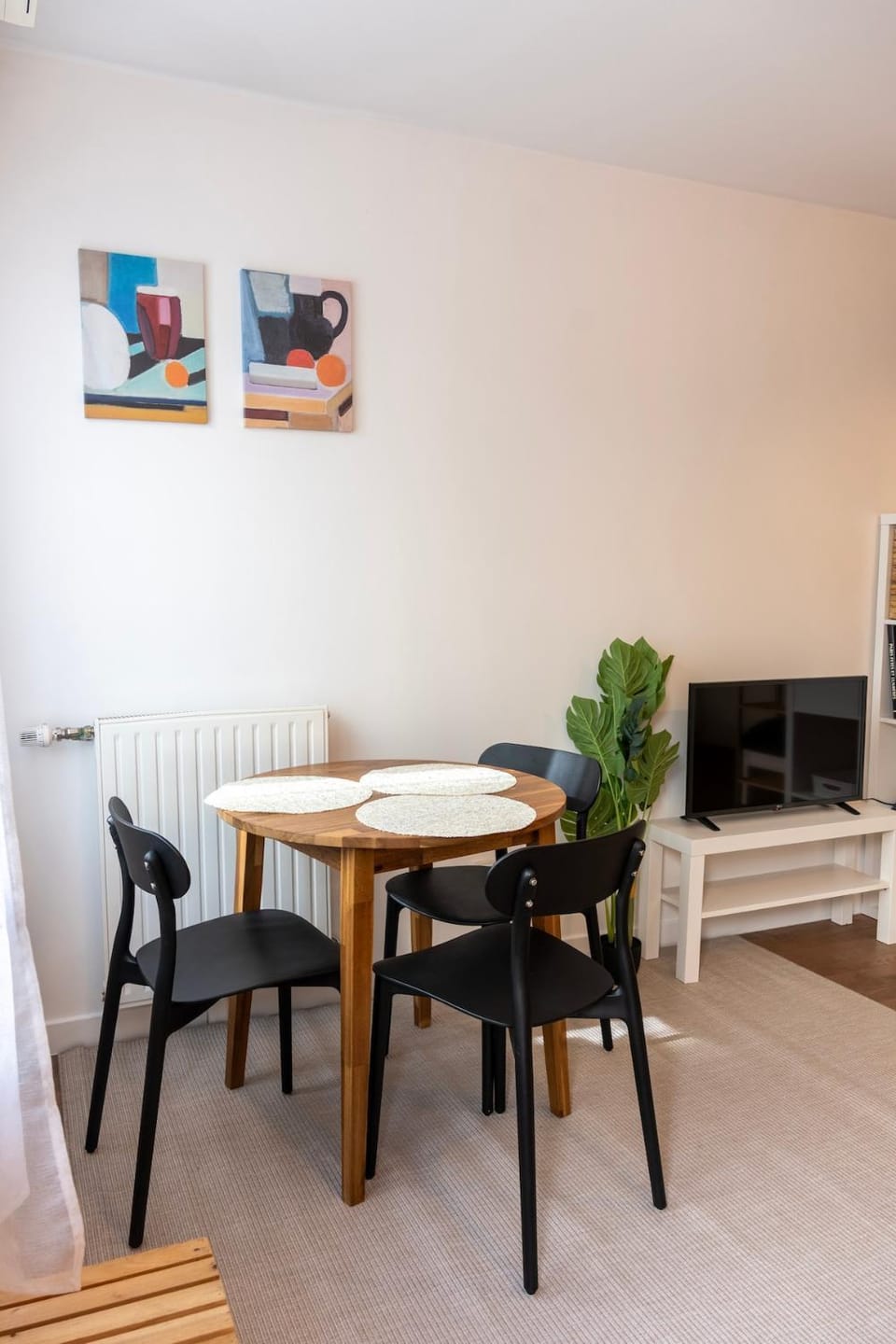 Communal lounge/ TV room, Living room, Seating area, Dining area