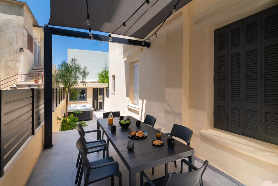 Patio, Balcony/Terrace, Seating area, Dining area