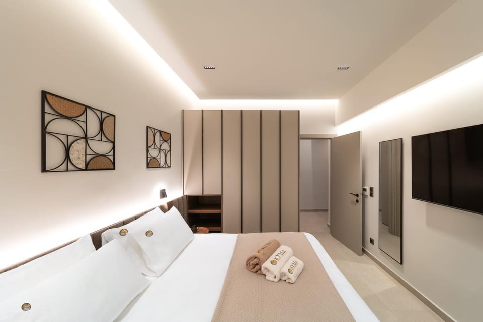 Bed, TV and multimedia, Photo of the whole room, Bedroom, towels, wardrobe