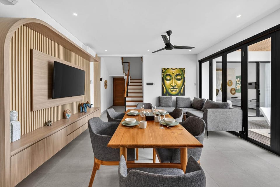 TV and multimedia, Living room, Seating area, Dining area, Evening entertainment