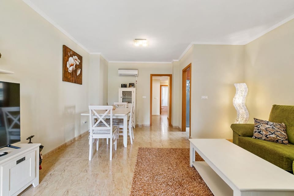 Communal lounge/ TV room, Dining area