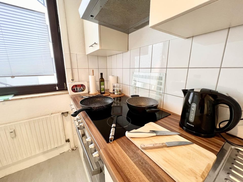 Coffee/tea facilities, Kitchen or kitchenette, Dining area, minibar, stove, toaster