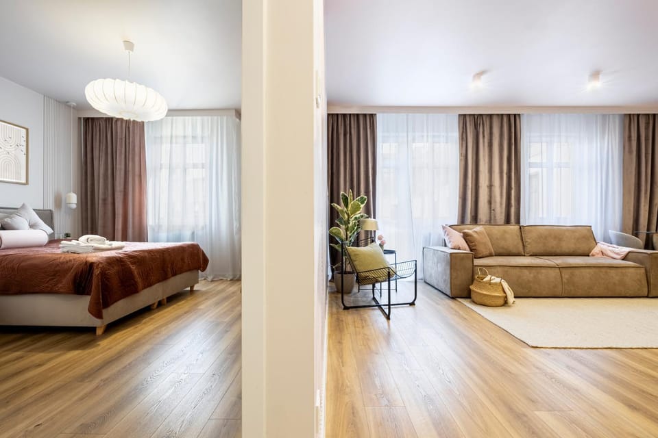 Bed, Living room, Photo of the whole room, Seating area, Bedroom