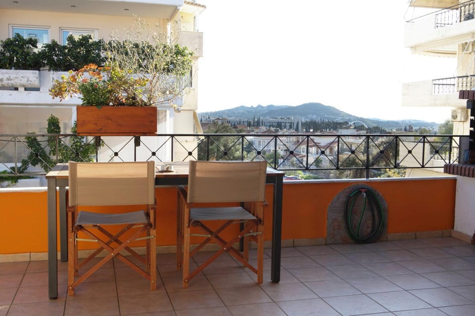 Balcony/Terrace, Dining area, Mountain view