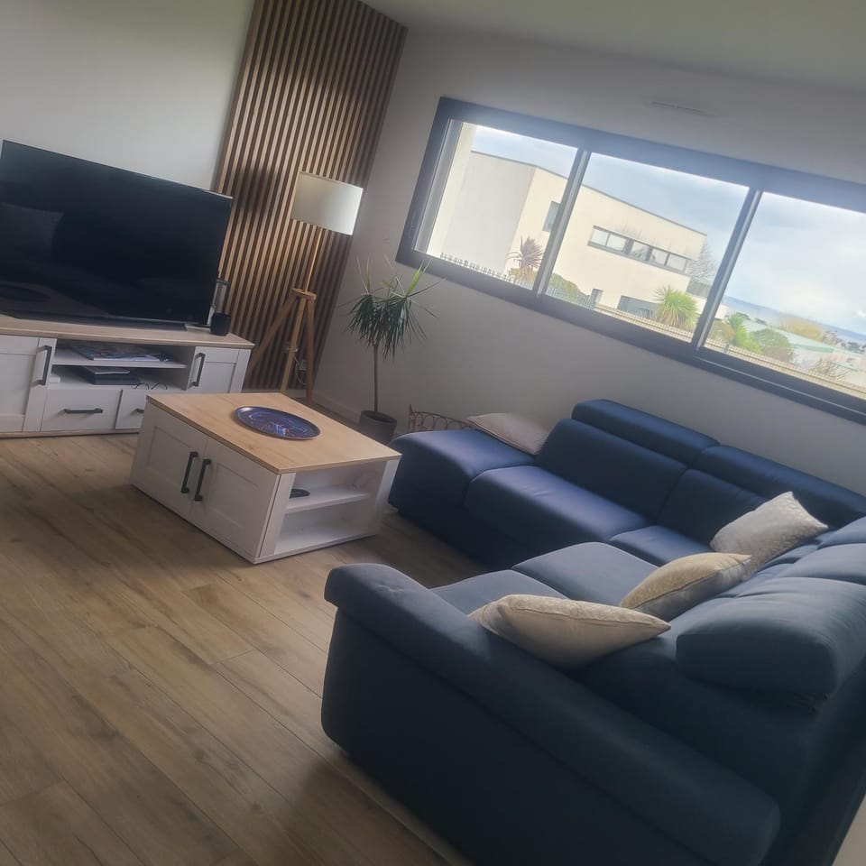 Communal lounge/ TV room, TV and multimedia, Living room