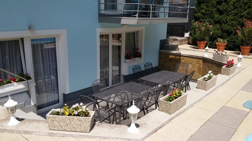 Property building, Balcony/Terrace