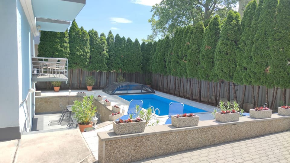 Garden, Balcony/Terrace, Garden view, Pool view, Swimming pool, Swimming pool, sunbed