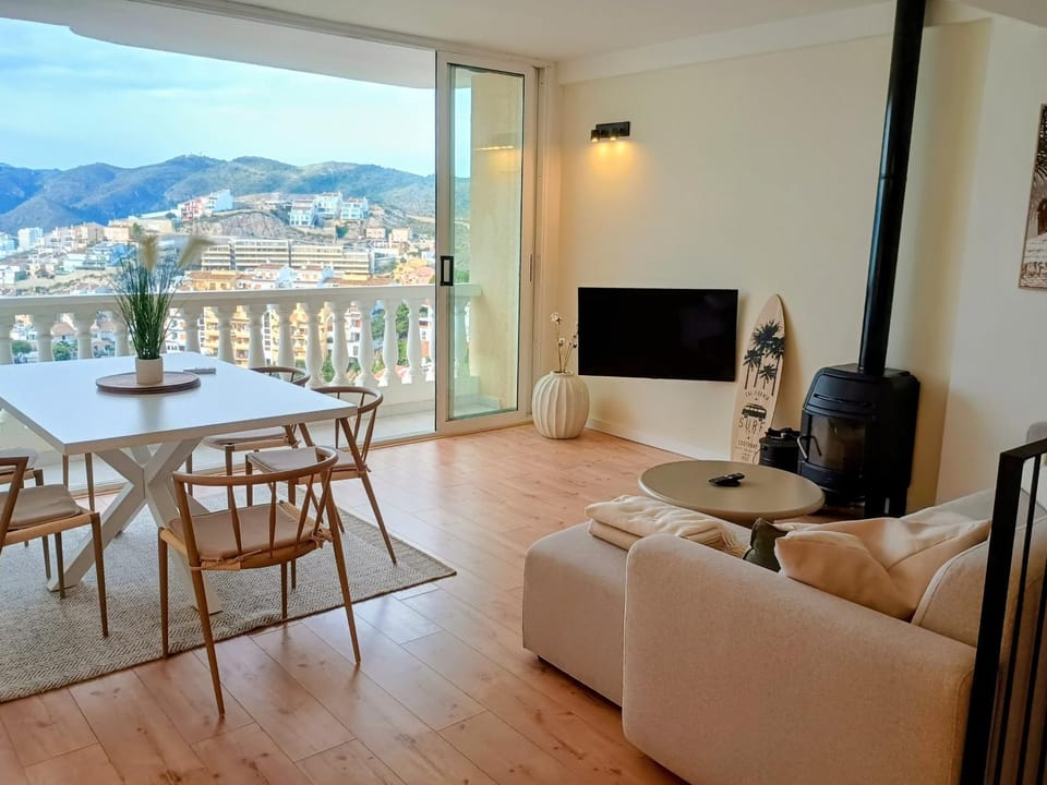 Natural landscape, TV and multimedia, View (from property/room), Balcony/Terrace, Living room, Seating area, Dining area, Mountain view