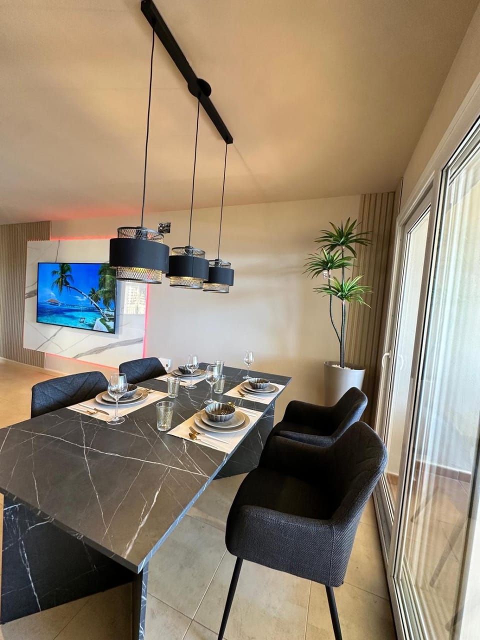 TV and multimedia, Kitchen or kitchenette, Seating area, Dining area