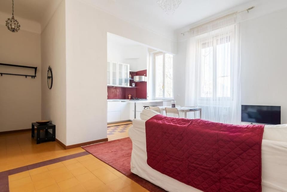 TV and multimedia, Kitchen or kitchenette, Living room