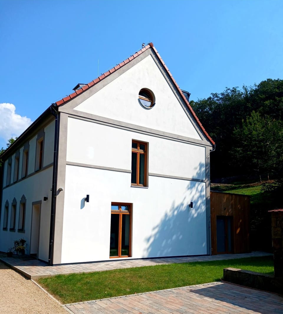 Property building, Facade/entrance