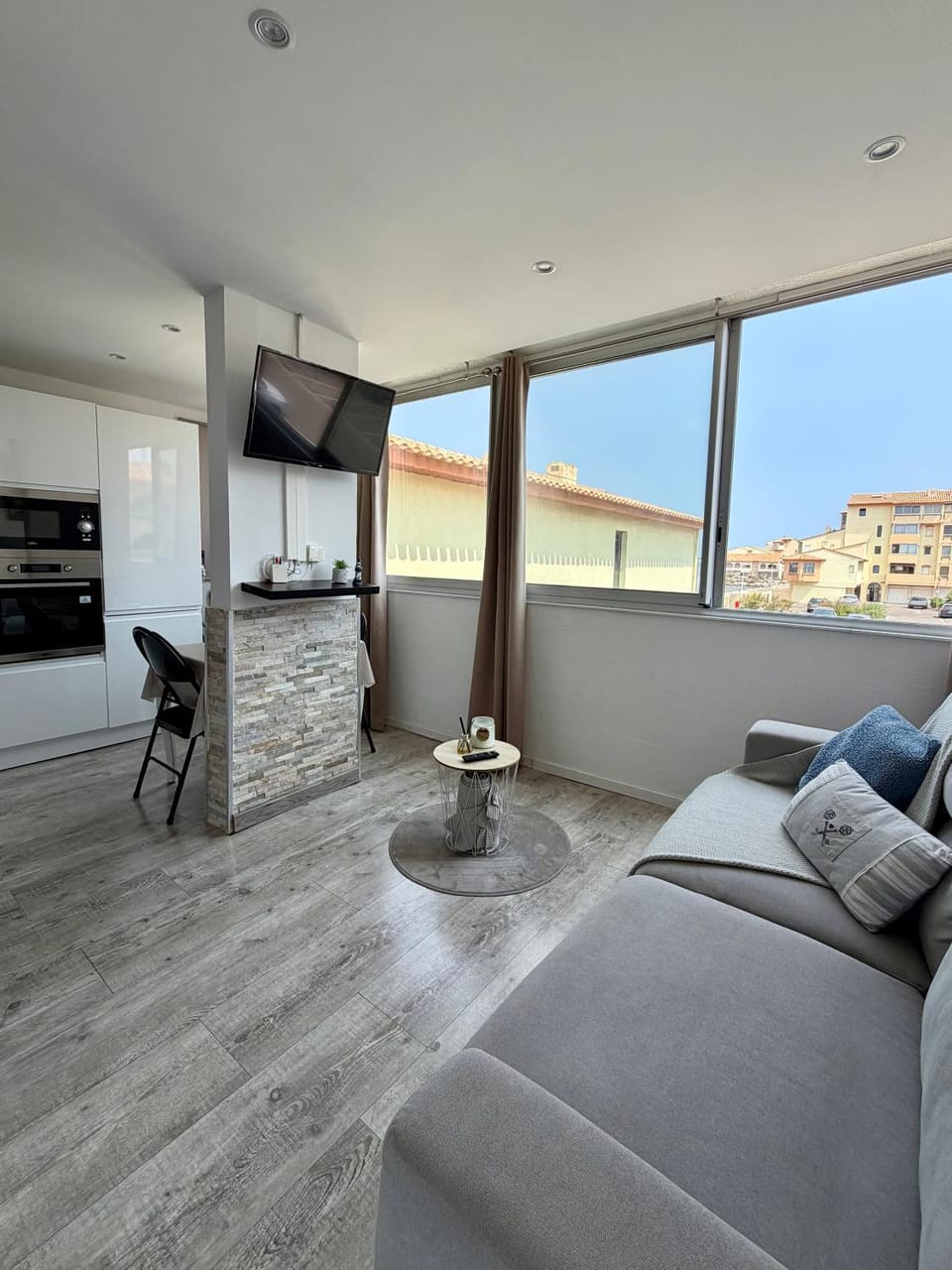 Communal lounge/ TV room, TV and multimedia, View (from property/room), Living room, Seating area