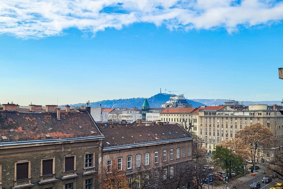 Very Central - Sunny - Comfy Apartment in Budapest
