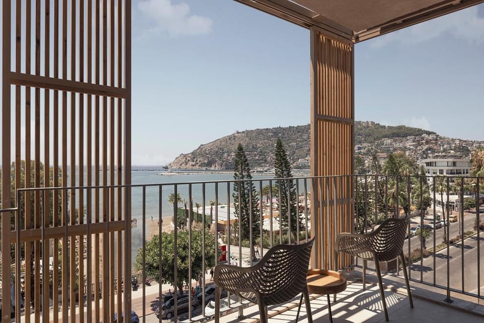 View (from property/room), Balcony/Terrace, River view, Sea view