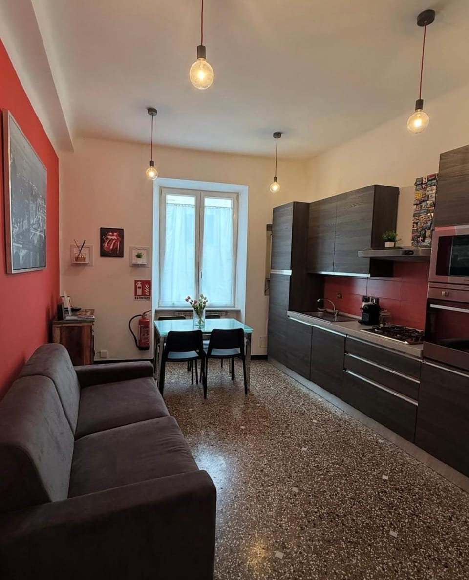 Coffee/tea facilities, Living room, dishwasher, oven, kitchen