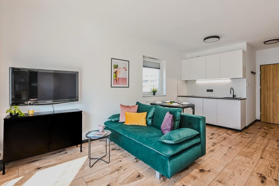 TV and multimedia, Kitchen or kitchenette, Living room, Seating area